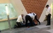 Guardias del IMSS en Colima golpean a paciente que iba por medicina (Video)