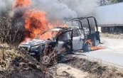 En Hidalgo, policía asegura camioneta, comando los intercepta para recuperarla y quema patrulla