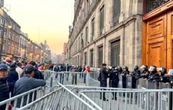 Maestros de la CNTE bloquean accesos a Palacio Nacional; mañanera de Sheinbaum va por redes