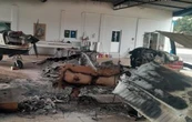 Incendian avioneta en autopista privada de Parácuaro; FGE presume presunto ataque directo del CJNG