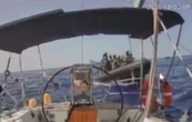Israel intercepta el último barco de la flotilla humanitaria, mientras sigue bombardeando Gaza