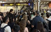 Reportan fallas y colapso en el Aeropuerto Internacional de Madrid