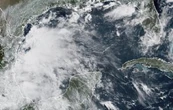 Se forman tormentas tropicales Barry y Flossie frente a costas de México. Estas son sus trayectorias