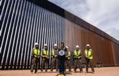 EU pinta de negro el muro fronterizo con México para subir la temperatura y frenar paso de migrantes