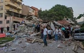 Terremoto de magnitud 6.1 sacude Turquía y provoca el derrumbe de una docena de edificios