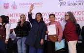Brugada entrega apoyos económicos a más de 2 mil familias afectadas por las lluvias en Iztapalapa