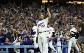Kershaw llega a tres mil ponches y Dodgers remontan ante Medias Blancas en la novena entrada