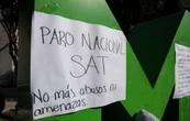 “Brazos caídos”: empleados del SAT bloquean Reforma y las vías al AICM (Video)