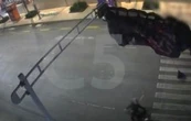 Paracaidista queda enganchado en semáforo de Avenida Balderas, en el centro de la CDMX (Video)