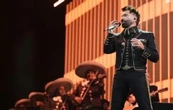 Alejandro Fernández canta las mañanitas a Yuridia para agasajarla por su cumpleaños (Video)