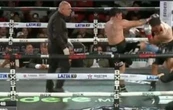 Se le va a las patadas al rival: "Tashiro" Fierro pierde el control y es descalificado (video)