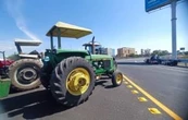 Productores agrícolas bloquean carreteras en Guanajuato