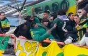 Aficionados del Aldosivi, equipo argentino, se acuchillan entre sí en las gradas (Videos)