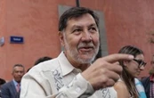 Salinas Pliego niega haber pagado vuelo privado de Noroña y lo llama “rata”