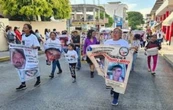 Marchan en Acapulco en conmemoración del Día Internacional de las Víctimas de Desapariciones Forzada