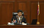Estudiantes increpan a Hugo Aguilar por la reforma judicial y sus nexos con la 4T (Video)
