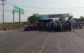 Carretera Villahermosa-Frontera es bloqueda por habitantes que no tienen luz eléctrica