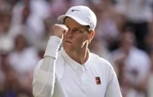Jannik Sinner vence a Carlos Alcaraz y se convierte en el primer italiano en ganar Wimbledon