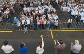 Sheinbaum inaugura ampliación de hospital entre protestas de trabajadores del IMSS-Bienestar