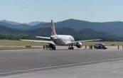 Hombre murió al ser succionado por el motor de un avión comercial (Video)