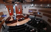 El poder de la pluma y la toga