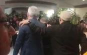 “¡Asesino!”: abuchean y corren al gobernador de Michoacán del funeral de Carlos Manzo (Videos)