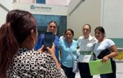 Habitantes de Guerrero reciben con bloqueo a Sheinbaum; los evade en helicóptero