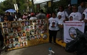 Acarreo, protestas y manotazos en el informe de Sheinbaum en Chilpancingo