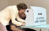 Beatriz Gutiérrez Müller publica foto con su hijo Jesús Ernesto en la casilla y desata polémica
