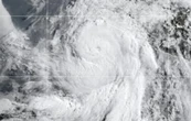 Huracán Flossie se debilita a ciclón categoría 2 frente a la costa de México