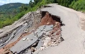 Lluvias y falta de mantenimiento dañan puente interestatal en Guerrero