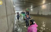 Lluvias en CDMX dejan 63 encharcamientos,10 árboles caídos y pasajeros atrapados en un bajo puente