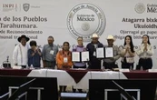 Entre violencia y reclamos, Sheinbaum visita la Sierra Tarahumara y restituye tierras