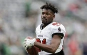 Antonio Brown detenido tras disparos fuera del evento de boxeo en Miami (Videos)