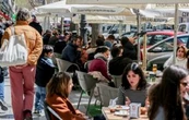 España inicia el proceso para otorgar permiso de residencia para medio millón de migrantes