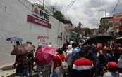 Maestros protestan en instalaciones del INE en Guerrero; exigen cancelar la Reforma del ISSSTE