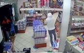 Aunque no se resistió al asalto, una cajera de Farmacias Guadalajara fue asesinada en Uruapan (Video)