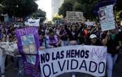 “No hemos llegado todas”, el mensaje de colectivos feministas a Sheinbaum en la marcha del 25N