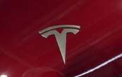 EU investiga sistema de conducción autónoma de Tesla tras muerte de un peatón con baja visibilidad