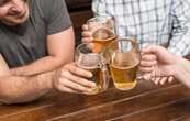 Los europeos son quienes más alcohol beben del mundo; esto es lo que toman al año