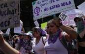 ¿Por qué las mujeres usan morado para asistir al 8M?