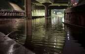 Lluvia provoca inundación en bajopuente de Periférico y Reforma; hay cierre vial (Videos)