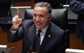 Enrique Inzunza pide licencia al Senado por "embestida mediática"