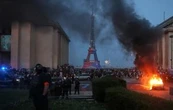 París recibe el desfile del PSG tras disturbios que empañaron la victoria en Champions League