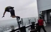 ¿Quién es el hombre que saltó desde el Hotel RIU en Guadalajara? Esto dicen las autoridades