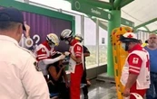 Arrojan a una mujer a los vagones del Metro de Monterrey; policías evitan linchamiento del agresor