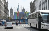 Con bloqueo, comerciantes afectados por la CNTE exigen el retiro de vallas en el Centro Histórico