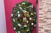 Dejan corona fúnebre en domicilio de la diputada del PRI Paola Gárate Valenzuela