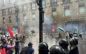Policías frenan paso de integrantes de la CNTE que intentaban llegar al Zócalo capitalino