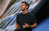 De ingeniero de hardware a CEO: El reto de John Ternus al suceder a Tim Cook al frente de Apple